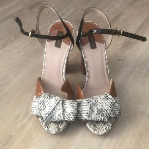 Joan & David Dadarly Chunk heel